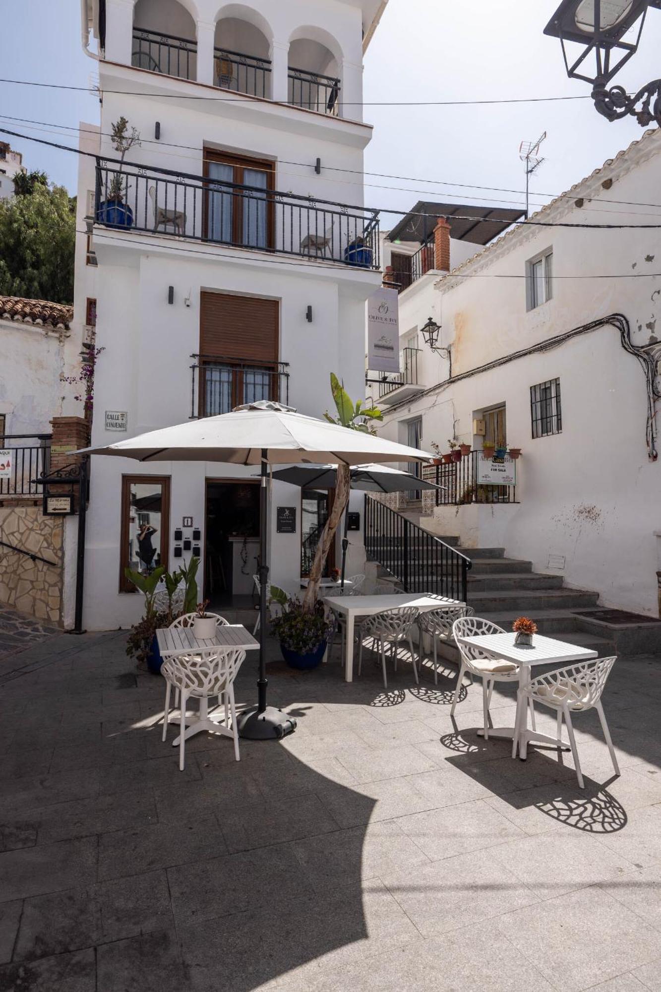 Olive & Ivy Guesthouse Canillas de Aceituno Buitenkant foto