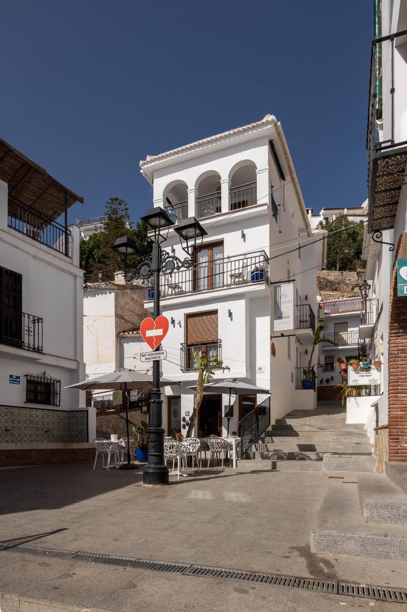 Olive & Ivy Guesthouse Canillas de Aceituno Buitenkant foto